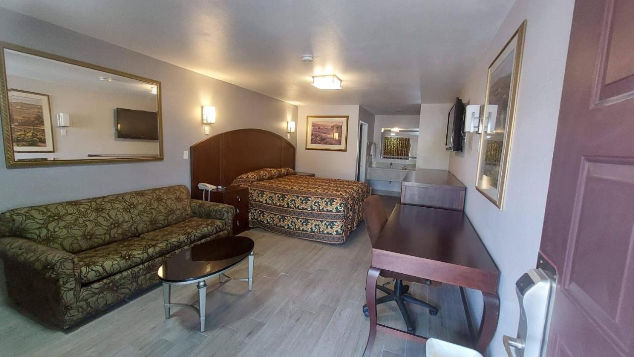 Regency Inn Норко Экстерьер фото