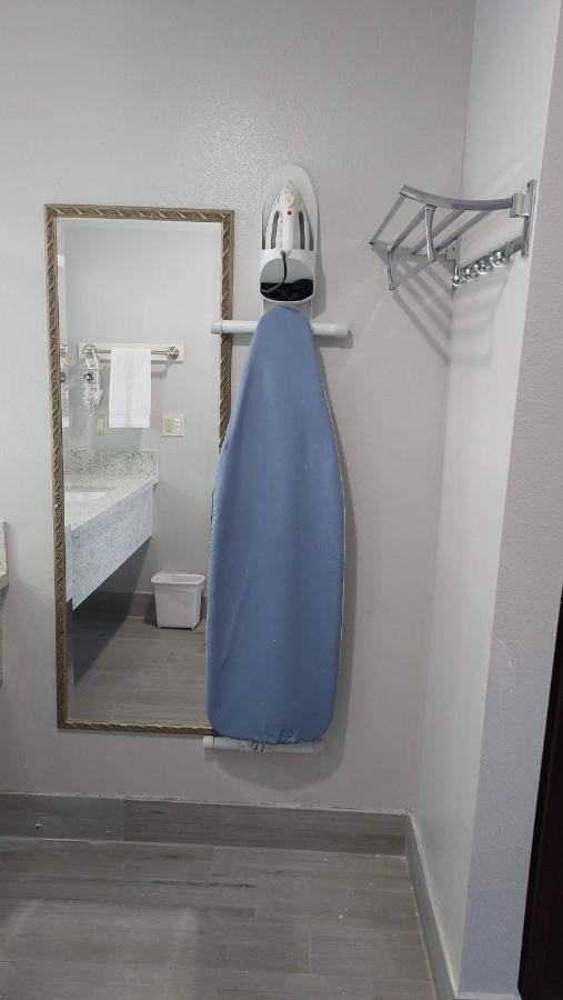 Regency Inn Норко Экстерьер фото