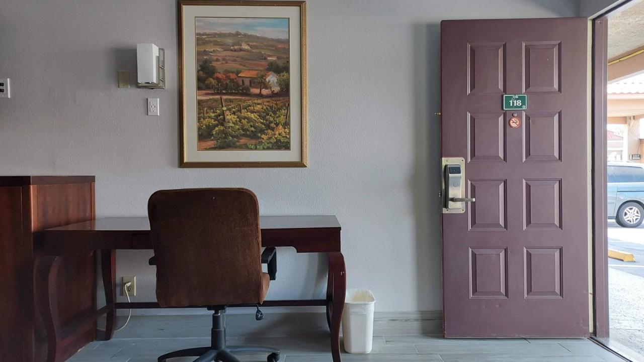 Regency Inn Норко Экстерьер фото