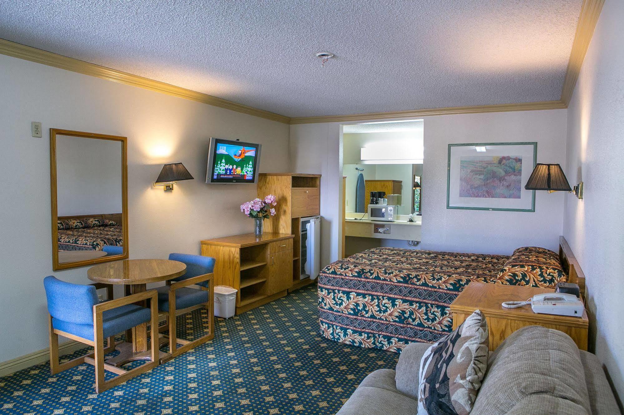 Regency Inn Норко Экстерьер фото