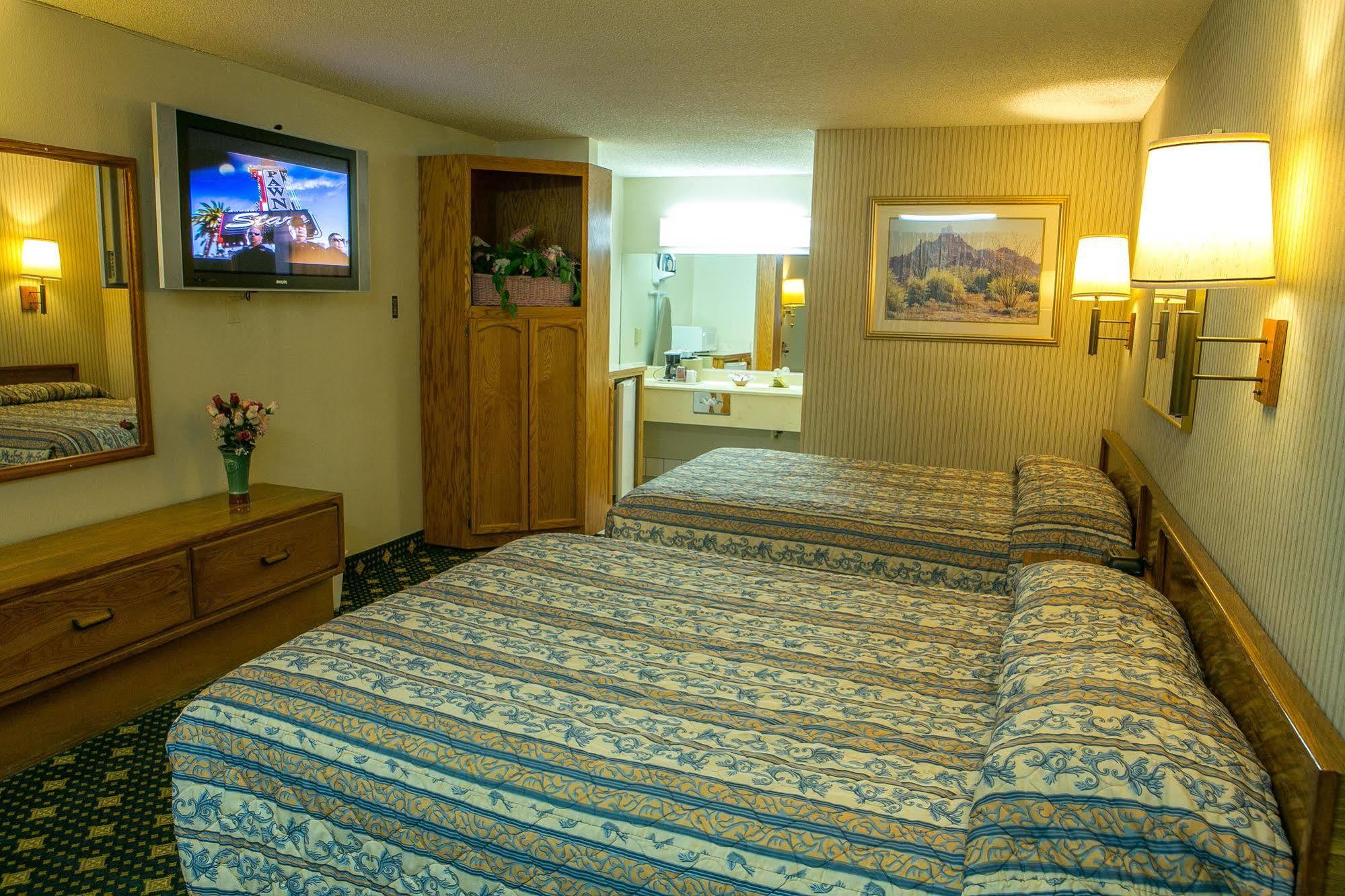 Regency Inn Норко Экстерьер фото